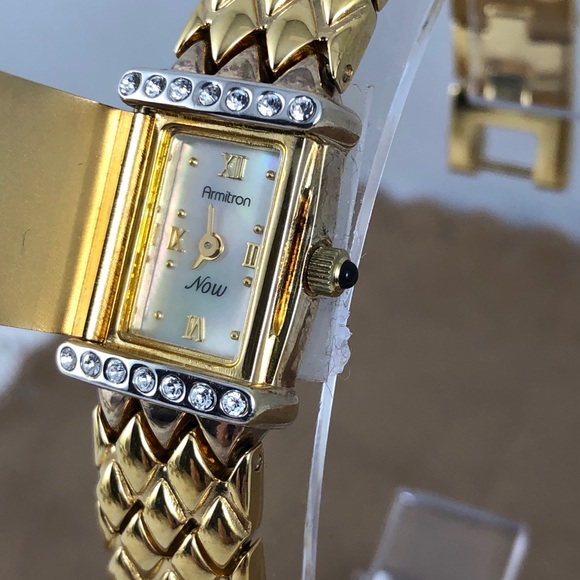 Vintage Armitron “Now” Peak a Boo Bracelet Watch main image 6
